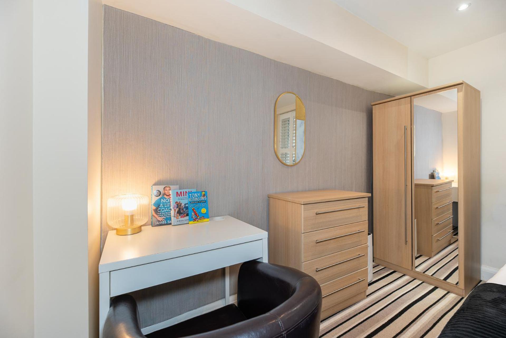 3 Bedroom Apartment With Private Terrace In Pimlico, Westminster, Victoria Лондон Екстер'єр фото