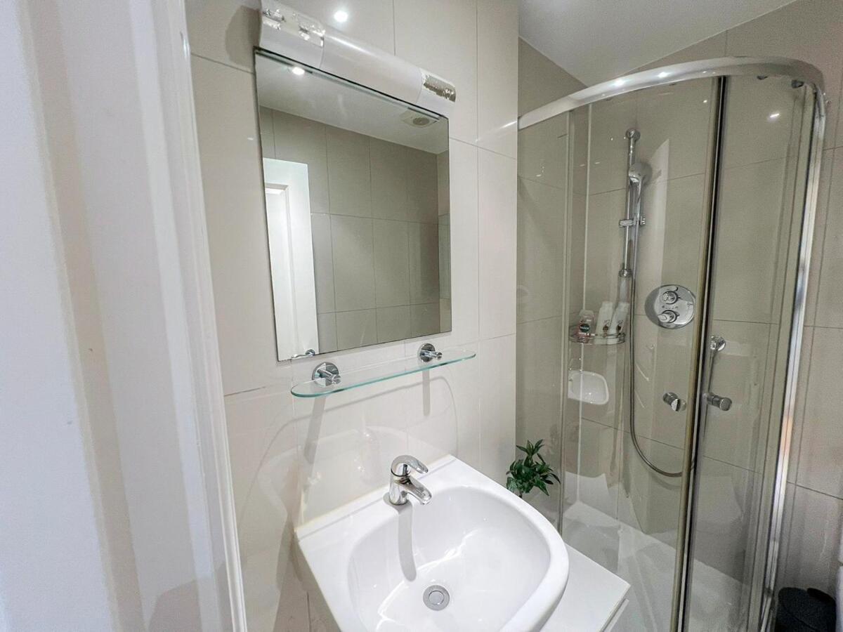 3 Bedroom Apartment With Private Terrace In Pimlico, Westminster, Victoria Лондон Екстер'єр фото
