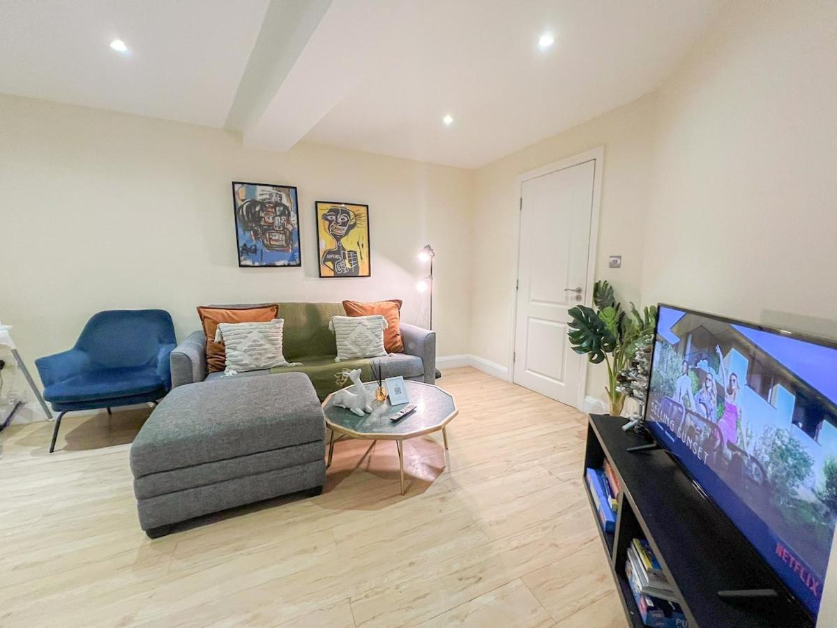 3 Bedroom Apartment With Private Terrace In Pimlico, Westminster, Victoria Лондон Екстер'єр фото