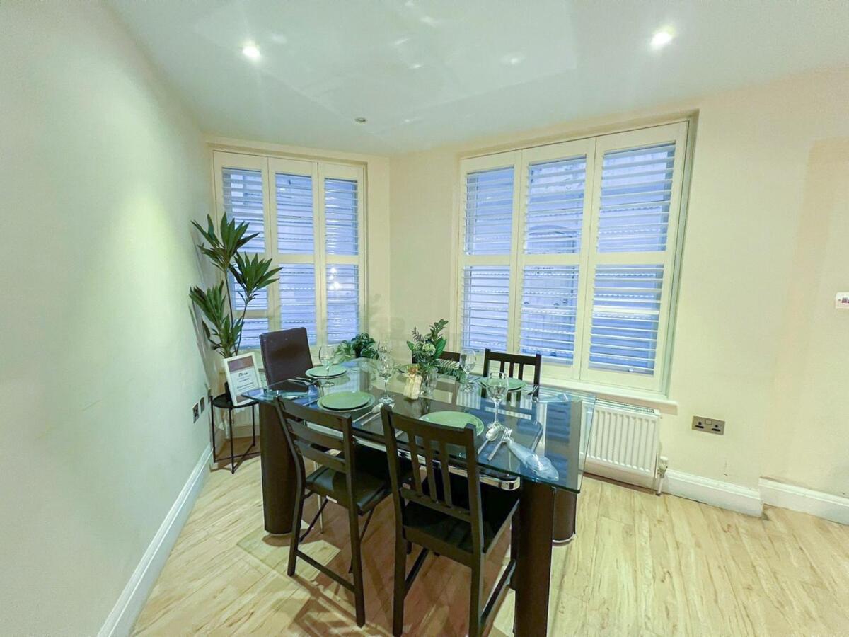 3 Bedroom Apartment With Private Terrace In Pimlico, Westminster, Victoria Лондон Екстер'єр фото