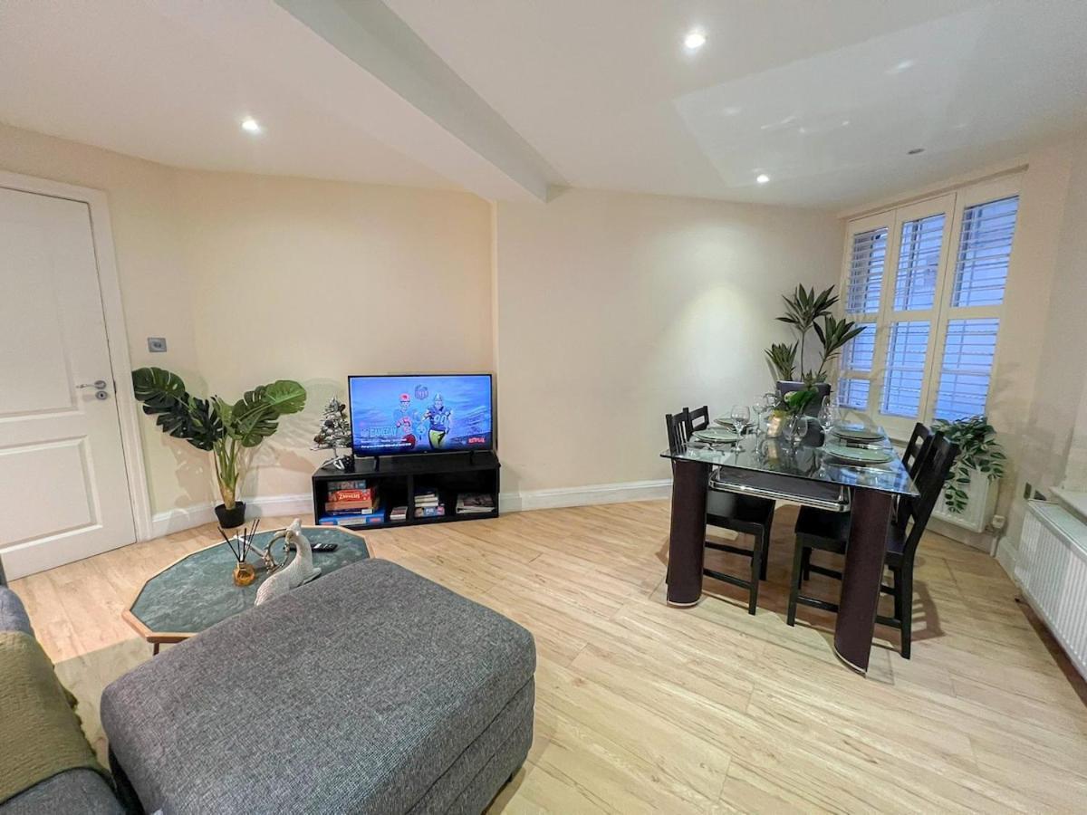 3 Bedroom Apartment With Private Terrace In Pimlico, Westminster, Victoria Лондон Екстер'єр фото